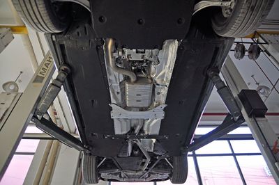 【技術講堂】全新奧迪A6L底盤防護簡析 剖析車底防護板的設計哲學與實用價值